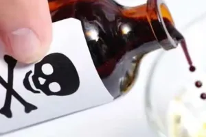 लखीमपुर खीरी: शिक्षक पति पर विवाहिता ने जहर खिलाने का लगाया आरोप, हालत गंभीर