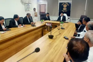 न्यायालयों के लंबित मामलों के समाधान हेतु 