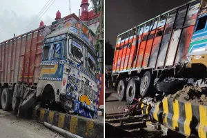 Bareilly: रफ्तार का कहर...कोतवाली और गन्ना मिल के पास डिवाइडर में घुसे बेकाबू ट्रक