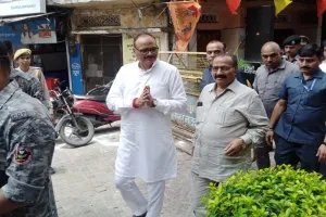 लखनऊ : श्रीपंच परमेश्वर मंदिर के स्थापना दिवस पर आशीर्वाद लेने पहुंचे डिप्टी सीएम ब्रजेश पाठक