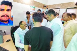 मुरादाबाद: कारोबारी सुसाइड...परिजनों से डिप्टी सीएम ने की मुलाकात, दोषियों पर कार्रवाई का दिया भरोसा