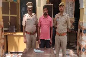 शाहजहांपुर: गैंगस्टर एक्ट में वांछित तमंचा के साथ गिरफ्तार, भेजा जेल