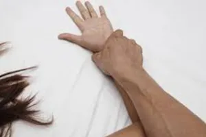 शर्मनाक: कोल्डड्रिंक में नशीला पदार्थ पिलाकर किशोरी से किया रेप