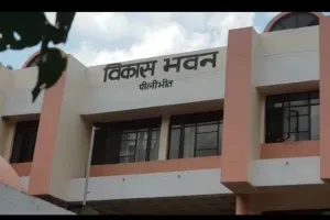 पीलीभीत: प्रधानों ने की शिकायत, माननीय का पत्र भी नहीं आया काम..पंचायत निरीक्षक उद्योग पर जिम्मेदार मेहरबान