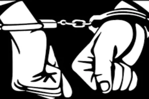 लखनऊ : रिटायर्ड दरोगा की पत्नी समेत दो महिलाओं को टारगेट करने वाला लुटेरा गिरफ्तार