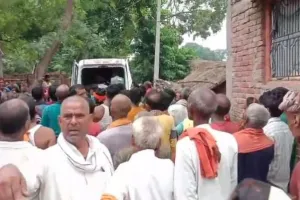 बलिया में दर्दनाक हादसा: श्रद्धालुओं से भरी पिकअप को ट्रेलर ने मारी टक्कर, दो की मौत 25 घायल