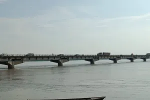 बाराबंकी : खतरे के निशान से महज दो सेमी दूर सरयू नदी का जलस्तर