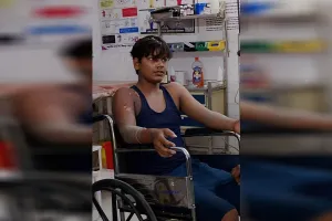 रामपुर: छत से गुजर रही हाईटेंशन लाइन की चपेट में आकर युवक झुलसा