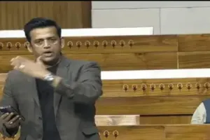 लोकसभा में बोले रवि किशन : कहीं छोटा समोसा महंगा, कहीं दाल तड़का 1000 रुपये! खाने की कीमतों पर बने सख्त कानून
