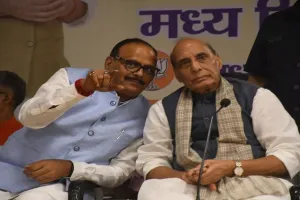 कुर्सी सुख भोगने के लिए नहीं ''सेवा की चौकी'' है : राजनाथ सिंह