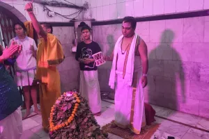 सावन 2025 : रुद्राभिषेक से पूरी होती हैं सभी मनोकामनाएं, ऐसे मिलता है  जीवन में लाभ 