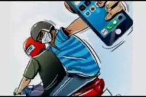 लखनऊ में बाइकर्स गैंग पुलिस को दे रहा चुनौती : महिला डॉक्टर समेत दो लोगों का छीना मोबाइल