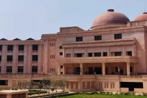 दोषी को पूरी उम्र जेल में रहना होगा : हाईकोर्ट ने शिशु से रेप और हत्या के मामले में फांसी की सजा को उम्रकैद में बदला