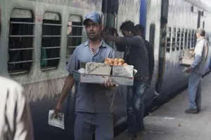 Bareilly: अवैध वेंडरिंग पर कसेगी लगाम...वेंडरों को मिलेगा क्यूआर कोड वाला आईडी कार्ड