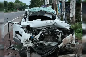पीलीभीत: खड़े ट्रक में घुसी राइस मिलर की कार...पुत्रवधू की मौत व बेटा गंभीर 