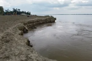 सरयू के बढ़ते जलस्तर खतरे का आसार : नेपाल से पानी छोड़े जाने के बाद बदले हालात