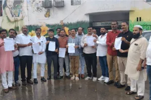 नगर पालिका सभासदों ने दिया सामूहिक इस्तीफा : दुर्व्यवहार और जातिसूचक टिप्पणी का आरोप