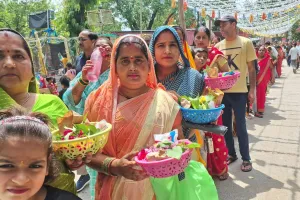 Bareilly: सावन के पहले सोमवार को शिवमयी हुई नाथ नगरी...शिवालयों में हुआ जलाभिषेक