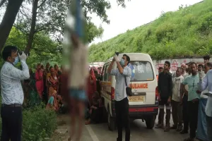 Bareilly: बुजुर्ग ने फांसी लगाकर दी जान...पेड़ से लटकता शव मिलने से हड़कंप