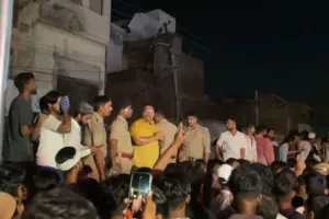 Bareilly: मोहर्रम के जुलूस में पुलिस ने डीजे रोका...लोगों ने सड़क पर काटा हंगामा