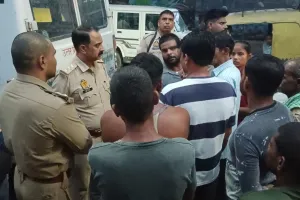 Bareilly: ड्यूटी पर हेल्पर की बिगड़ी हालत, मौत के बाद हंगामा