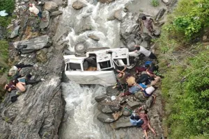 Pithoragarh Accident : 150 फीट गहरी खाई में गिरी बोलेरो, आठ की मौत पांच घायल,  सीएम धामी ने जताया दुख 