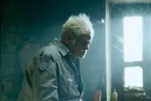  'लंबी दाढ़ी और बिखरे बाल' कॉमिक अभिनय के लिये मशहूर संजय मिश्रा की ‘पोस्टमैन’ का फर्स्ट लुक रिलीज