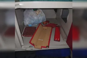 लखीमपुर खीरी : खखरा गांव में घर में घुसे चोर, अलमारी तोड़कर लाखों के जेवर चोरी