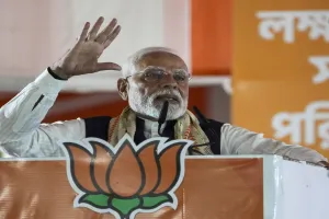  सत्ता की भूख मिटाने के लिए बंगाल में घुसपैठ को बढ़ावा दे रही TMC, PM मोदी का ममता सरकार पर कड़ा प्रहार 