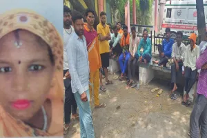 रामपुर : ऑटो ने सड़क किनारे महिला को मारी टक्कर, मौत