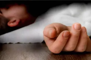 बदायूं : पिकअप-बाइक की भिड़त में मासूम की गई जान, दंपती घायल