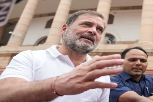 'वोट चोरी’ में शामिल है निर्वाचन आयोग... राहुल गांधी का दावा- हमारे पास इसका पुख्ता सबूत