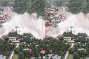 Uttarakhand Cloud Burst: धराली में बादल फटने से भरी तबाही, चार लोगों की मौत, कई लापता, हेल्पलाइन नंबर जारी