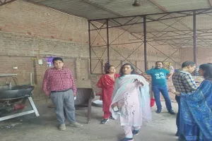 बाराबंकी: रक्षाबंधन से पहले खाद्य विभाग की बड़ी कार्रवाई, खोया फैक्ट्री को किया सील, एफआईआर दर्ज