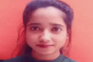 मैनपुरी गोली कांड : इलाज के दौरान युवती की मौत, मंदिर में घुसकर प्रेमी ने मारी थी गोली