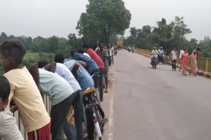 बाराबंकी: प्रताड़ना से तंग विवाहिता ने दो बेटों संग लगाई नदी में छलांग, पति की मौत के बाद देवर से की थी शादी