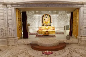 अयोध्या: स्वतंत्रता दिवस पर राम मंदिर समेत कई पौराणिक मंदिरों में फहराया गया तिरंगा