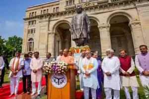 पुण्यतिथि: मुख्यमंत्री योगी समेत कई नेताओं ने पूर्व पीएम वाजपेयी को किया नमन, कहा- अटलजी ने राजनीति को दी नई दिशा