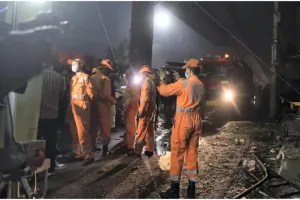 बेंगलुरु में प्लास्टिक ‘फ्लोर मैट’ फैक्ट्री में आग लगी, एक परिवार के चार लोगों समेत पांच की मौत