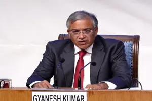 'वोट चोरी' के आरोप पर चुनाव आयोग का जवाब- 'हमारे लिए ना कोई पक्ष, ना विपक्ष... सब समकक्ष