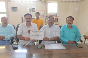 बाराबंकी: श्री बर्फानीश्वर महादेव सेवा समिति को उपराज्यपाल ने किया सम्मानित