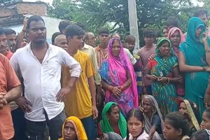 Amethi Double Murder: मां-बेटे के हत्यारों की गिरफ्तारी न होने पर ग्रामीणों ने किया हंगामा, अंतिम संस्कार से इनकार