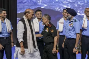 गगनयात्रियों को राजनाथ सिंह ने किया सम्मानित, कहा-  गगनयान मिशन आत्मनिर्भर भारत की यात्रा में नए अध्याय का प्रतीक 