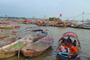 प्रयागराज में फिर उफान पर गंगा-यमुना, वाराणसी में भी तेजी से बढ़ रहा है नदियों का जलस्तर 