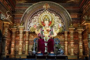  Ganeshotsav 2025: महाराष्ट्र में 10 दिवसीय गणेशोत्सव प्रारंभ, घर-घर विराजेंगे बप्पा 