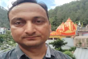 पुलवामा में तैनात सीआरपीएफ इंस्पेक्टर की मौत, कानपुर रेलवे स्टेशन की पार्किंग में कार में मिला शव