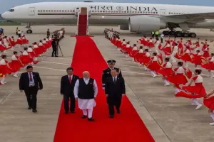 PM Modi China Visit: प्रधानमंत्री मोदी पहुंचे चीन, एयरपोर्ट पर हुआ भव्य स्वागत, SCO समिट में लेंगे हिस्सा 