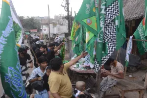 कानपुर: जुलूस-ए-मोहम्मदी में लहराएंगे 1 लाख छोटे हरे झंडे, बड़े झंडों को अपने घरों पर लगाने की तैयारी