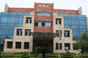 द्वारका के दिल्ली पब्लिक स्कूल को मिली बम से उड़ाने की धमकी, परिसर कराया गया खाली 