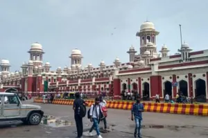 56 दिनों बाधित रहेगा 62 ट्रेनों का संचालन, चारबाग स्टेशन पर हुआ ट्रैफिक ब्लॉक, कई के बदले प्लेटफॉर्म और रूट, देखें लिस्ट